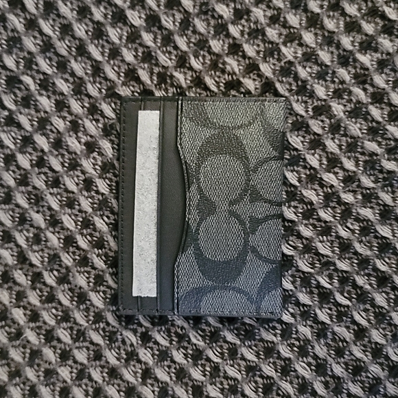 Coach slim card holder in Signature canvas with leather details And trim. - Picture 2 of 5